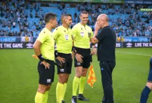 Mano Menezes e arbitragem em Grêmio x Santos, Brasileirão 2025