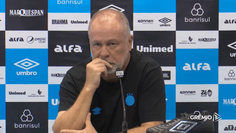 Na direita? Wagner Leonardo admite que teria dificuldades e Mano aborta ideia no Grêmio Na direita? Wagner Leonardo admite que teria dificuldades e Mano aborta ideia no Grêmio