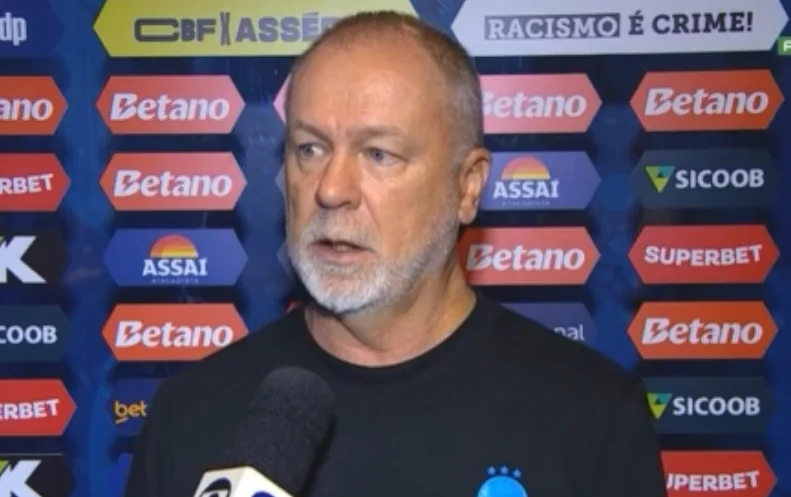 Nathan Pescador como titular: o que disse Mano Menezes antes de Grêmio x Bragantino Mano Menezes pelo Grêmio