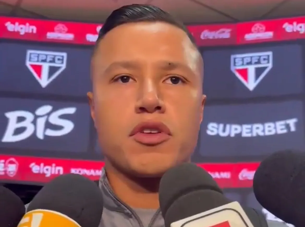 Marlon desabafa após derrota do Grêmio e cita até Abel Ferreira e CBF: "Estamos sendo roubados" Marlon desabafa após derrota do Grêmio e cita até Abel Ferreira e CBF: "Estamos sendo roubados"