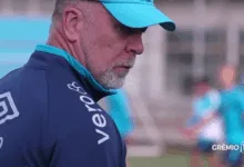 Grêmio de Mano Menezes tenta vencer no Brasileirão
