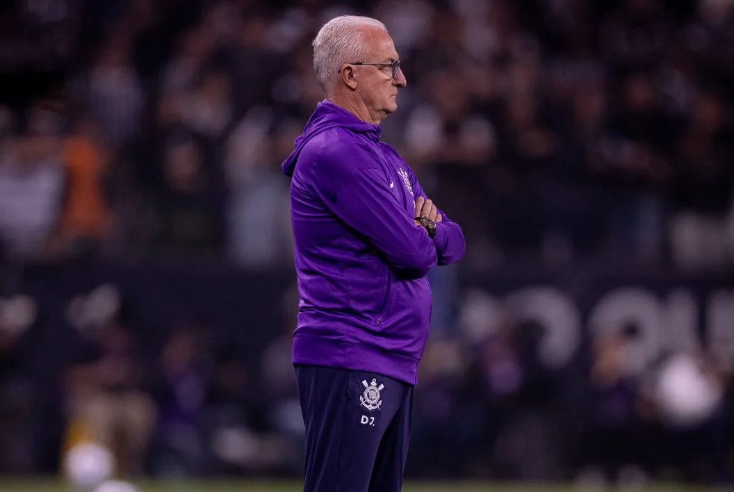 "Respeito ele, mas...": Dorival responde forte desabafo de zagueiro do Inter Dorival Júnior, Corinthians 4xx2 Inter válido pelo Brasileirão 2025