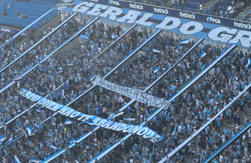 Dirigente do Grêmio critica protestos da torcida na Arena: "Trato como não-gremistas" Dirigente do Grêmio critica protestos da torcida na Arena: "Trato como não-gremistas"