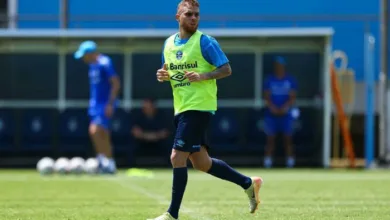 Cuéllar, treinando no CT do grêmio