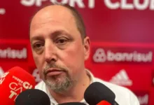 Alessandro Barcellos, presidente do Inter dá entrevista coletiva na zona mista do Beira-Rio