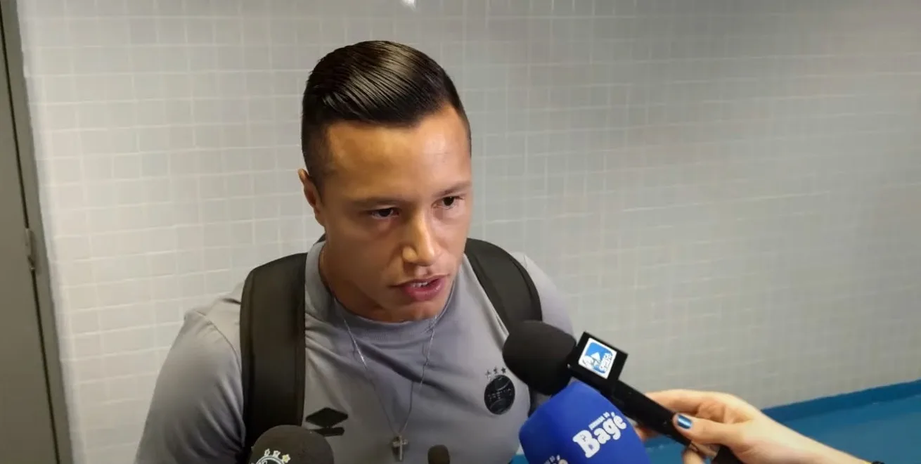 Marlon analisa vitória do Grêmio e destaca evolução defensiva Marlon, Grêmio