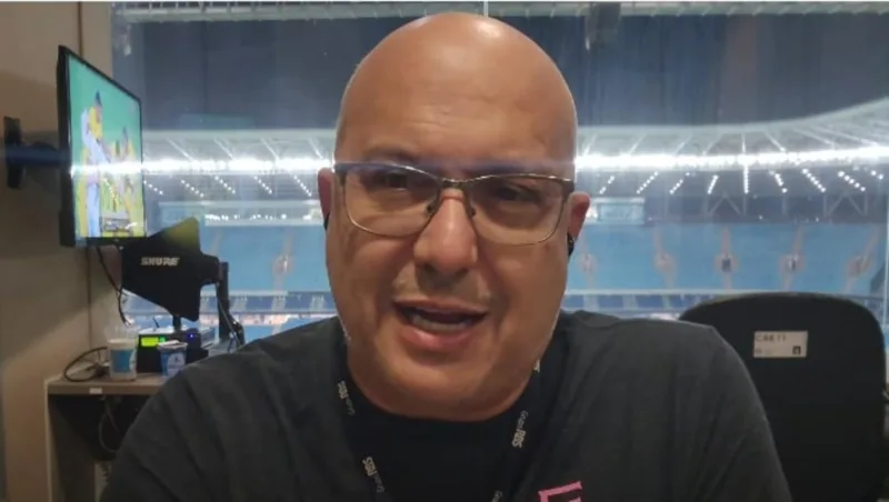 Comentarista chama a atenção para a situação do gramado da Arena: "Está acabando" Cesar Cidade Dias do Grêmio
