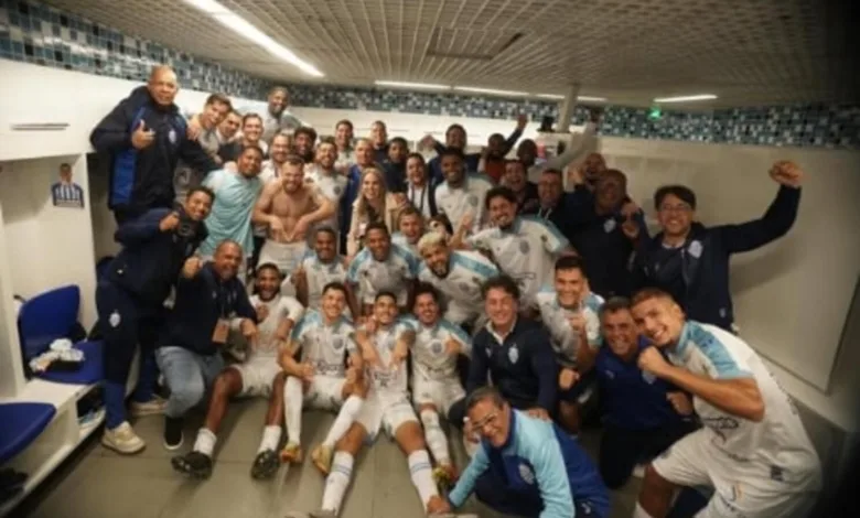 Jogadores do CSA prometem enviar camisa para Renata Fan após classificação na Arena CSA bateu o Grêmio