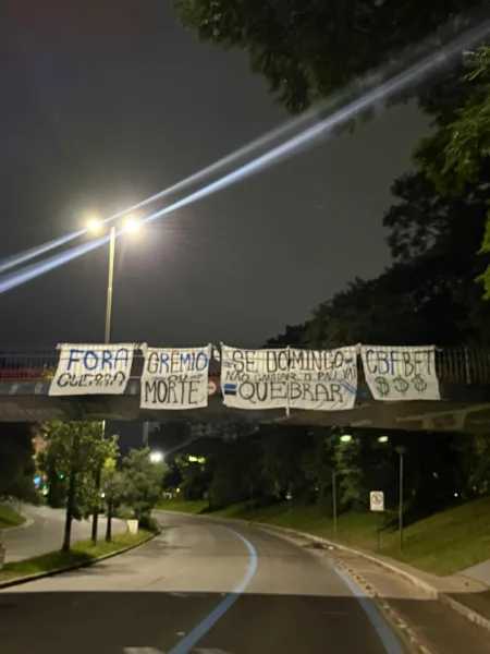 Últimas do Grêmio: faixas pela cidade, lesão de Monsalve e retorno de zagueiro
