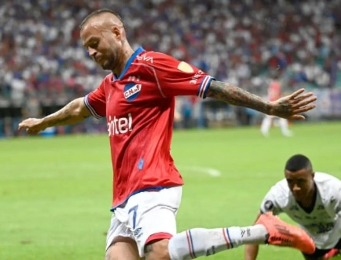 Bahia perde em casa em noite de gol de Nico López; veja a situação do grupo do Inter Nico López, ex-Inter, marcou para o Nacional contra o Bahia