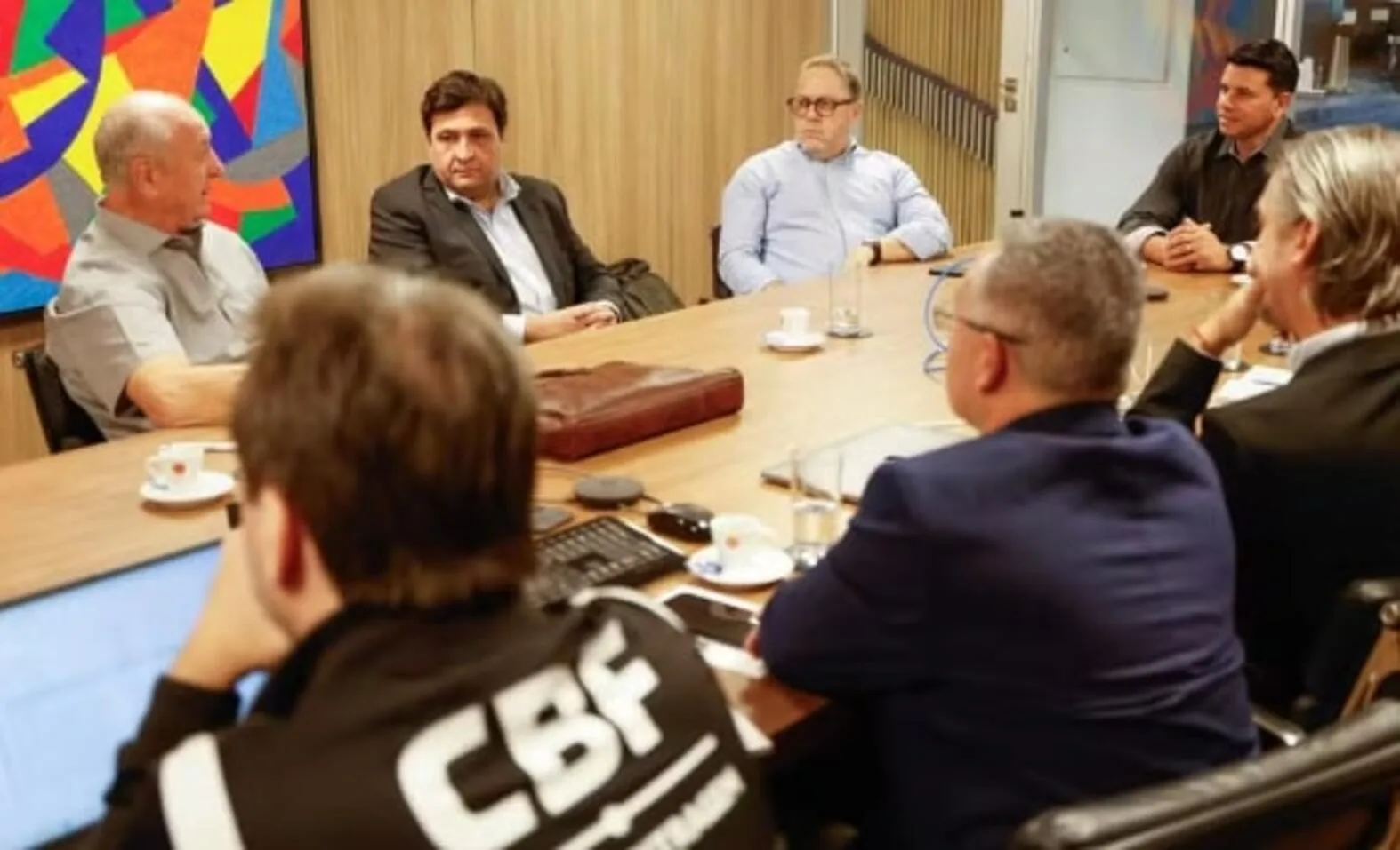 Com clima quente nos bastidores, Grêmio sofre duas derrotas na relação com a CBF Grêmio e CBF