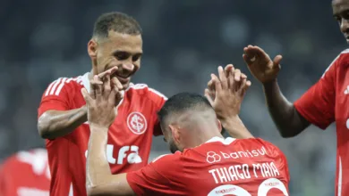 Alan Patrick comemora o gol de Thiago Maia, jogador do Inter, contra o Corinthians fora de casa, válido pelo Brasileirão 2025