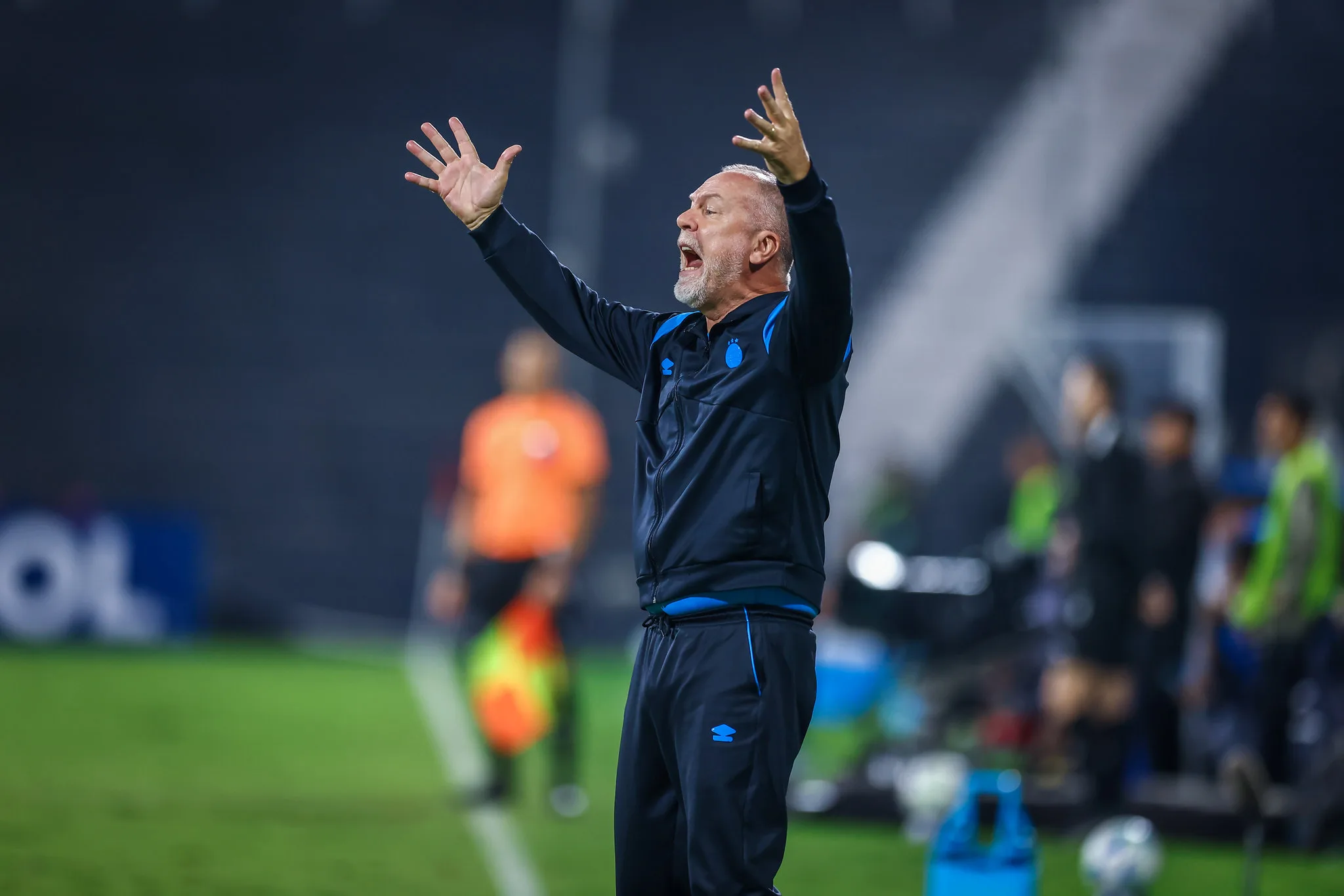 Mano Menezes treinando o Grêmio