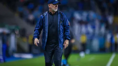 Bastidores: o que explica o respaldo da direção do Grêmio ao técnico Mano Menezes Mano Menezes pelo Grêmio