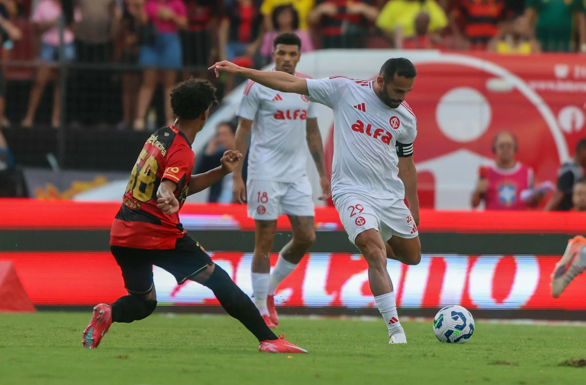 Inter empatou com o Sport