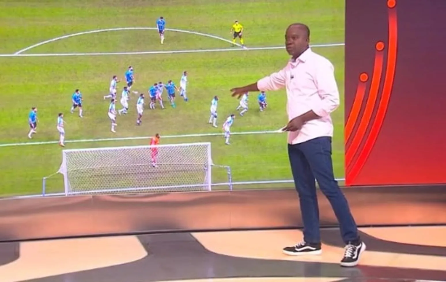Como PC Oliveira encerrou a polêmica de Grêmio x Botafogo e tirou a razão dos cariocas Grêmio x CSA