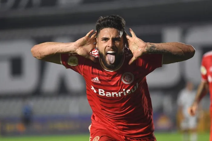 A opinião de Sobis sobre Yuri Alberto comemorar os gols contra o Inter Yuri Alberto ex-Inter