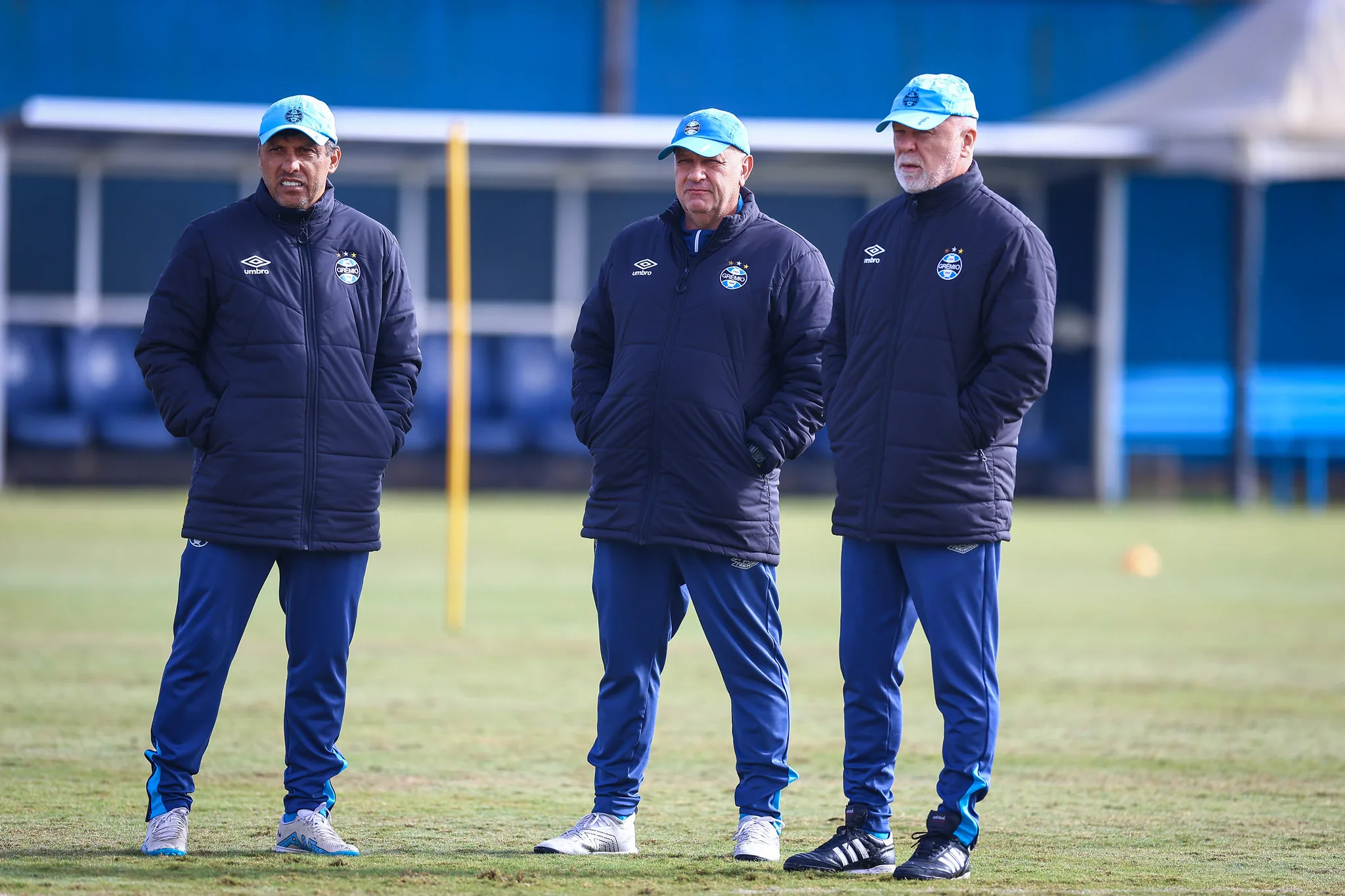 Grêmio libera dois jogadores em troca e fica perto do segundo reforço da era Mano Grêmio quer um novo reforço para dar a Mano Menezes