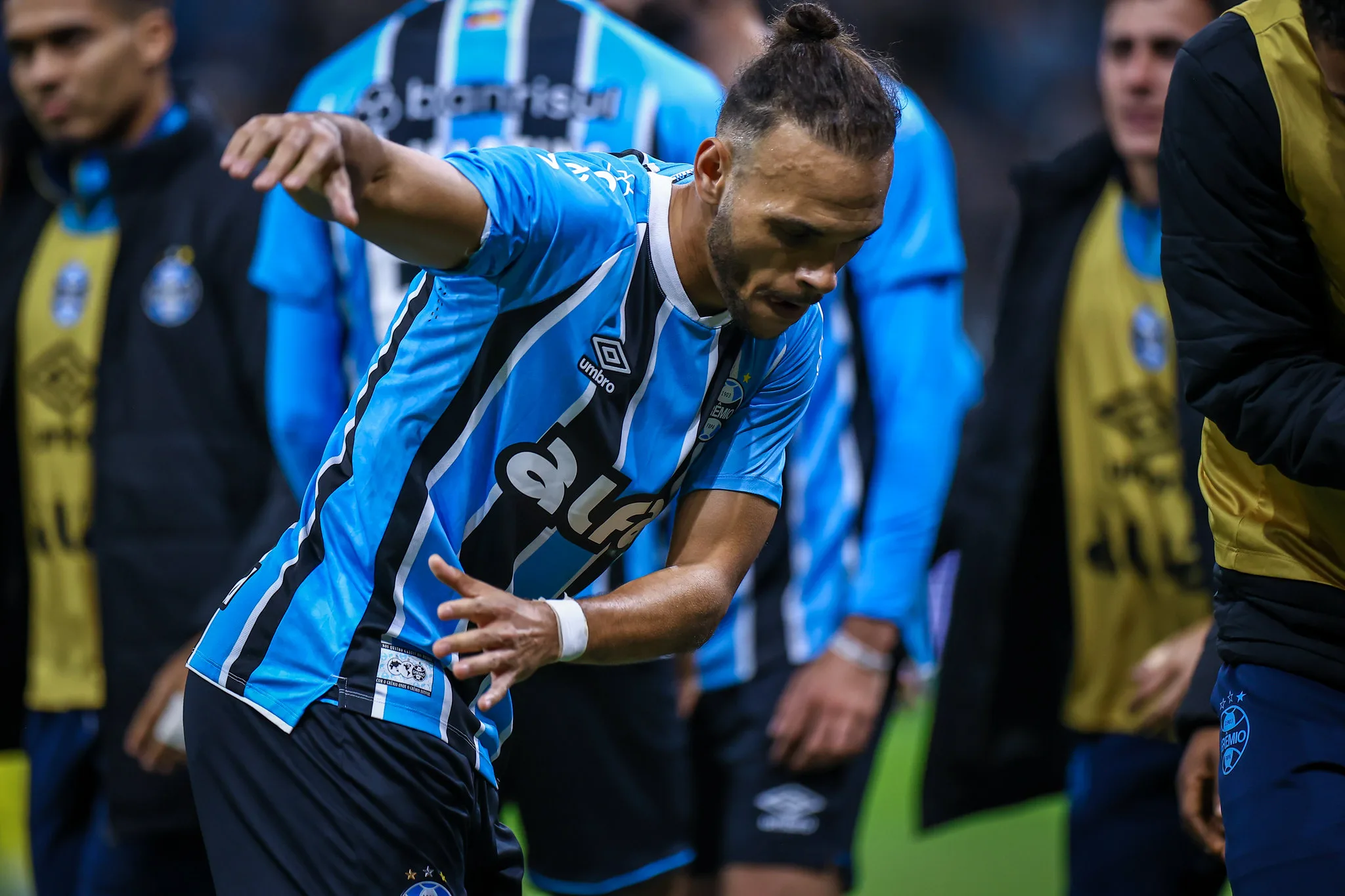 Braithwaite revela o que vai fazer na folga e elogia jogo do Grêmio: "Na defesa e no ataque" Braithwaite no empate do Grêmio