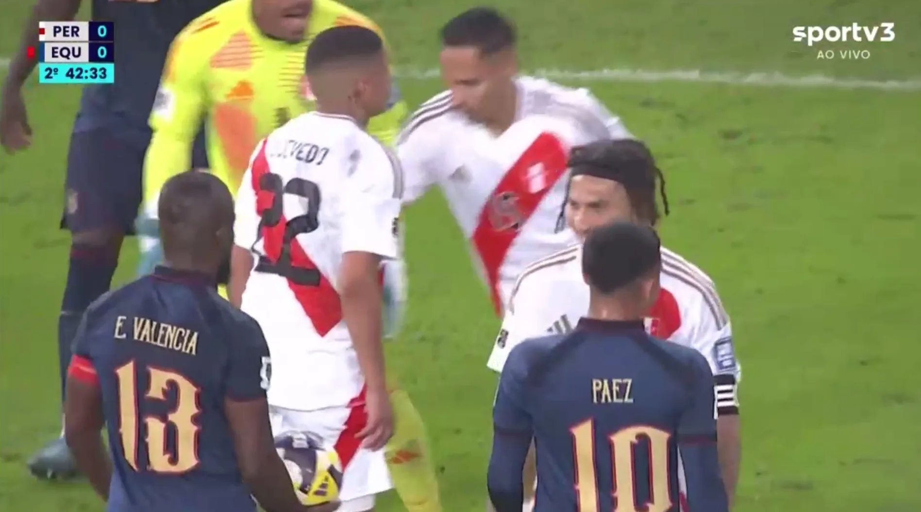 Enner Valencia entra no segundo tempo, mas Equador não sai do empate com o Peru Centroavante do Inter, Enner Valencia em campo pelo Equador contra o Peru