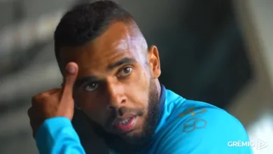 Alex Santan chega ao Grêmio, novo reforço já deu entrevista pela primeira vez no seu novo clube. (Foto: TV Grêmio)