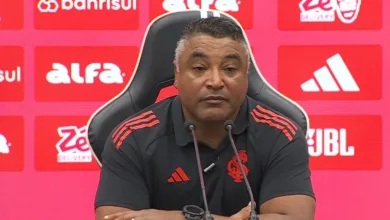 "Te peço até desculpas, mas...": o repórter que pressionou Roger Machado em coletiva