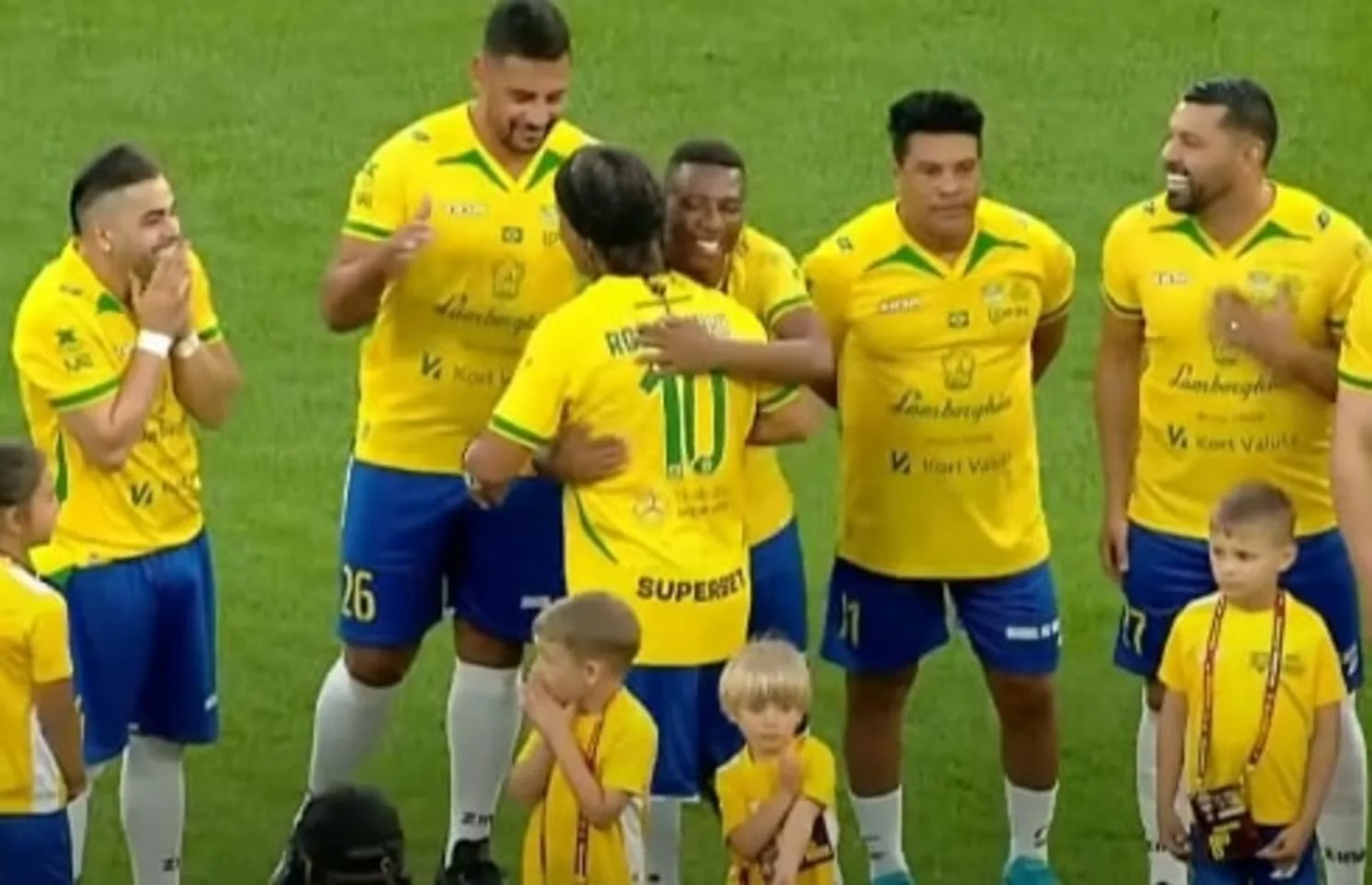 O jogo que reuniu Diego Souza, Ronaldinho Gaúcho e André Santos neste fim de semana Diego Souza e Ronaldinho