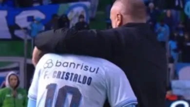 Mano Menezes elogia Cristaldo no Grêmio