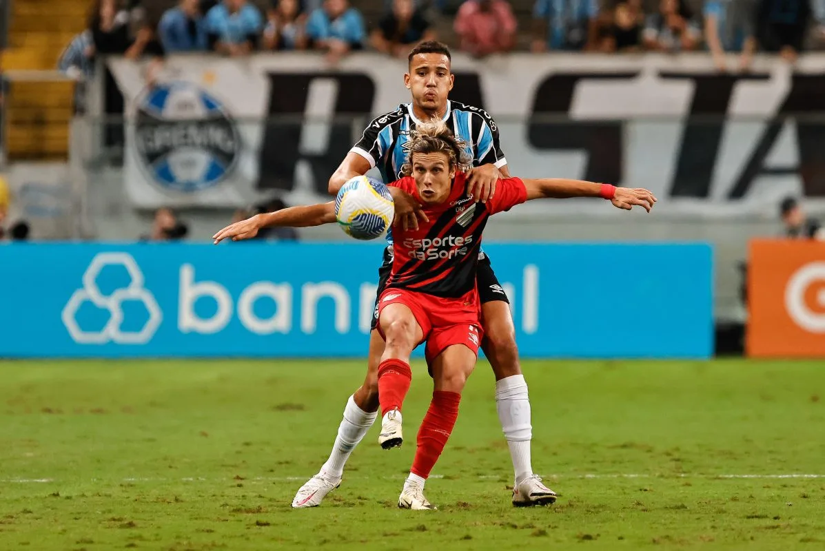 Grêmio valoriza Gustavo Martins e descarta usá-lo como moeda de troca Gustavo Martins pelo Grêmio