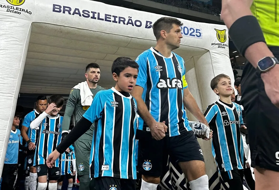 Jogadores do Grêmio se manifestam após empate com o Corinthians: "Sabor amargo" Grêmio