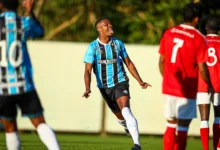 Com a presença de Felipão, Grêmio vira para cima do Inter e vence Gre-Nal da base; veja os gols