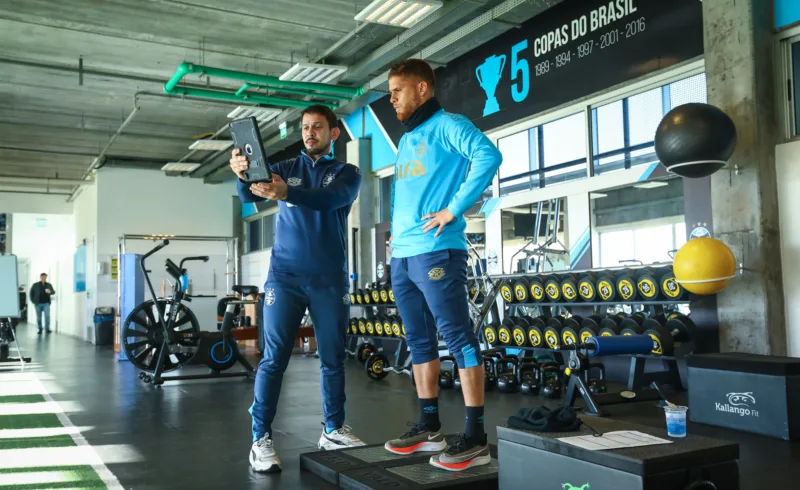 Grêmio monitora Cuéllar mesmo nas férias e vê volante com 95% do seu ideal Grêmio