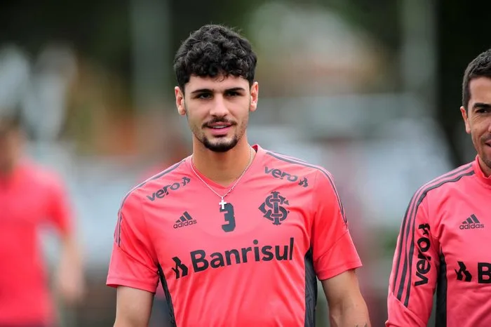 Johnny troca de clube na Europa e renderá valores importantes ao Inter; veja números Johnny ex-Inter