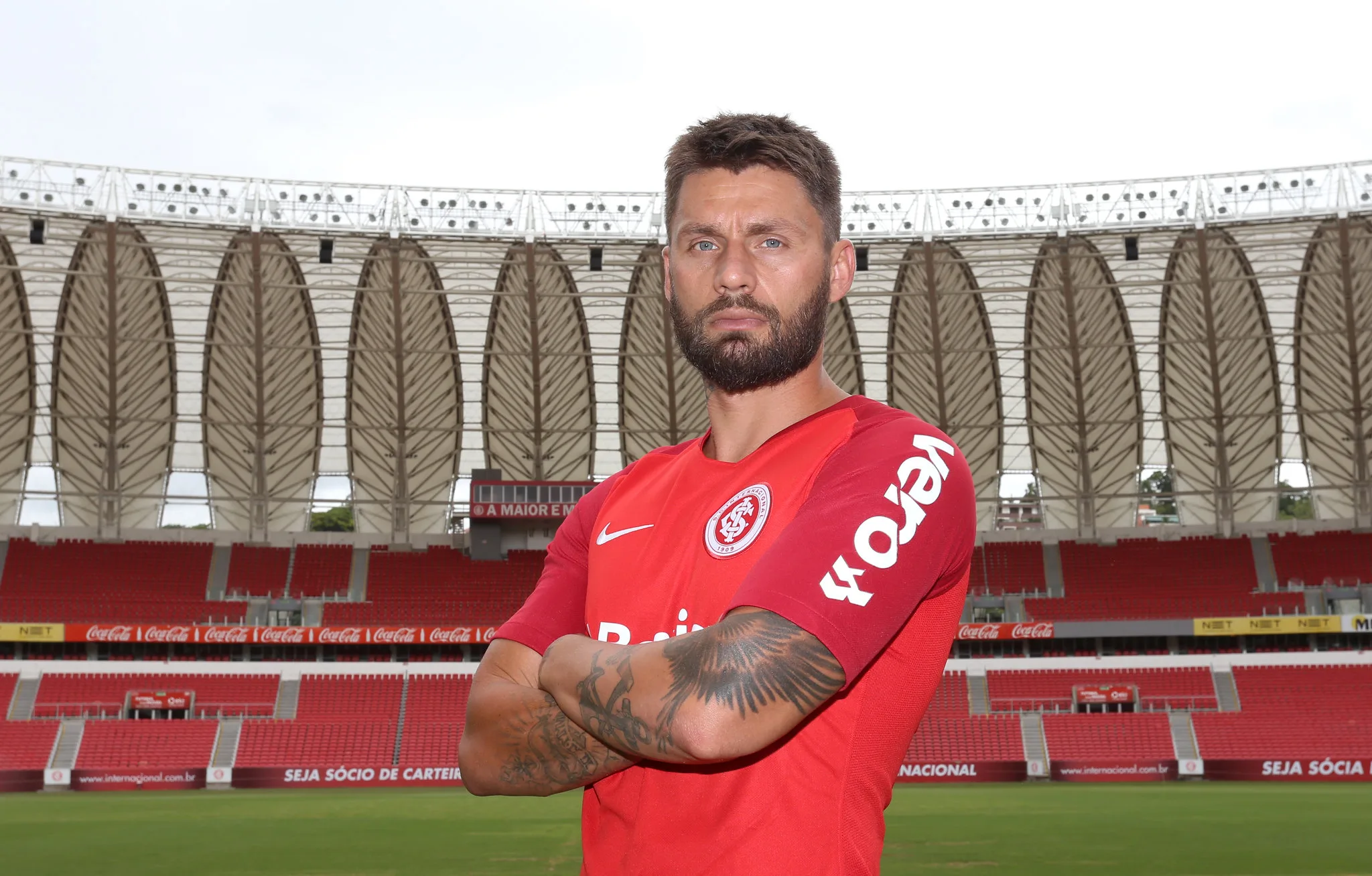 Rafael Sobis responde torcedor e diz se sente falta de uma "despedida" pelo Inter Rafael Sobis ex-Inter