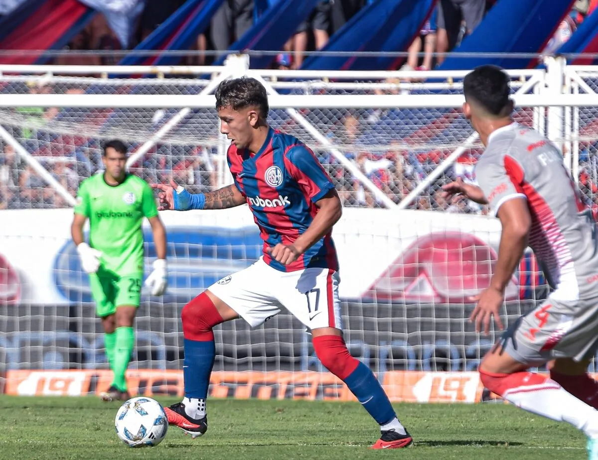 Elián Irala, volante do San Lorenzo que interessa ao Inter