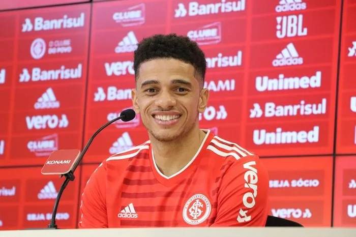 Taison pelo Inter