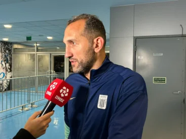Barcos "sofre" por gol marcado no Grêmio e elogia torcida na Arena: "Muito linda" Barcos em Grêmio x Alianza Lima