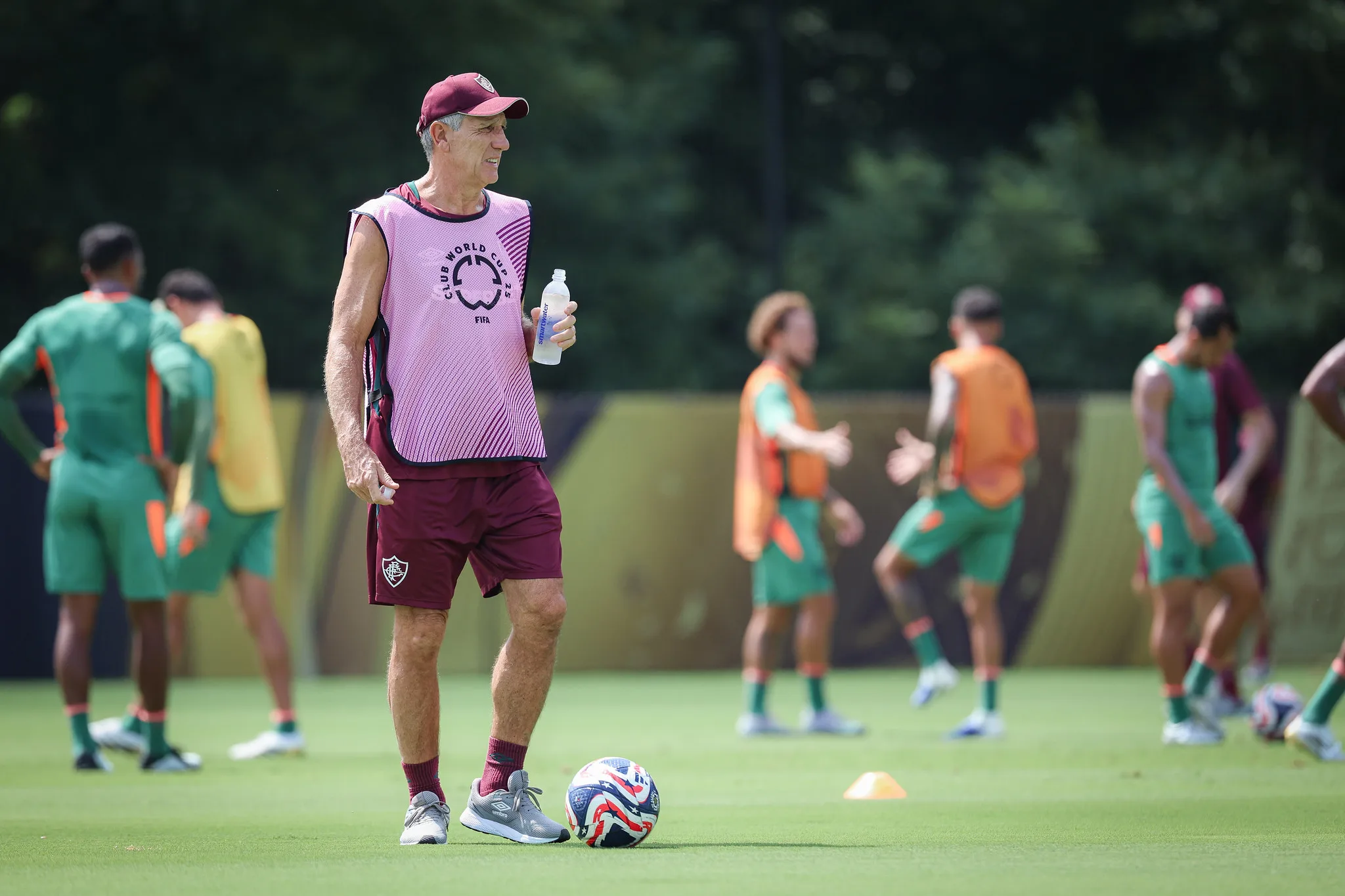 Renato ativa "modo Grêmio" no Mundial: "Queria ver um gringo fazer o mesmo trabalho que eu" Técnico Renato Portaluppi pelo Fluminense