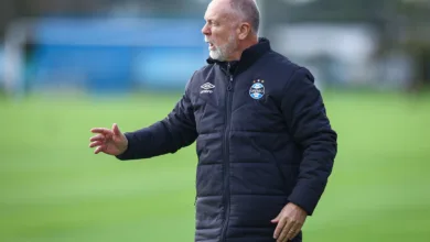 Mano Menezes em treino do Grêmio