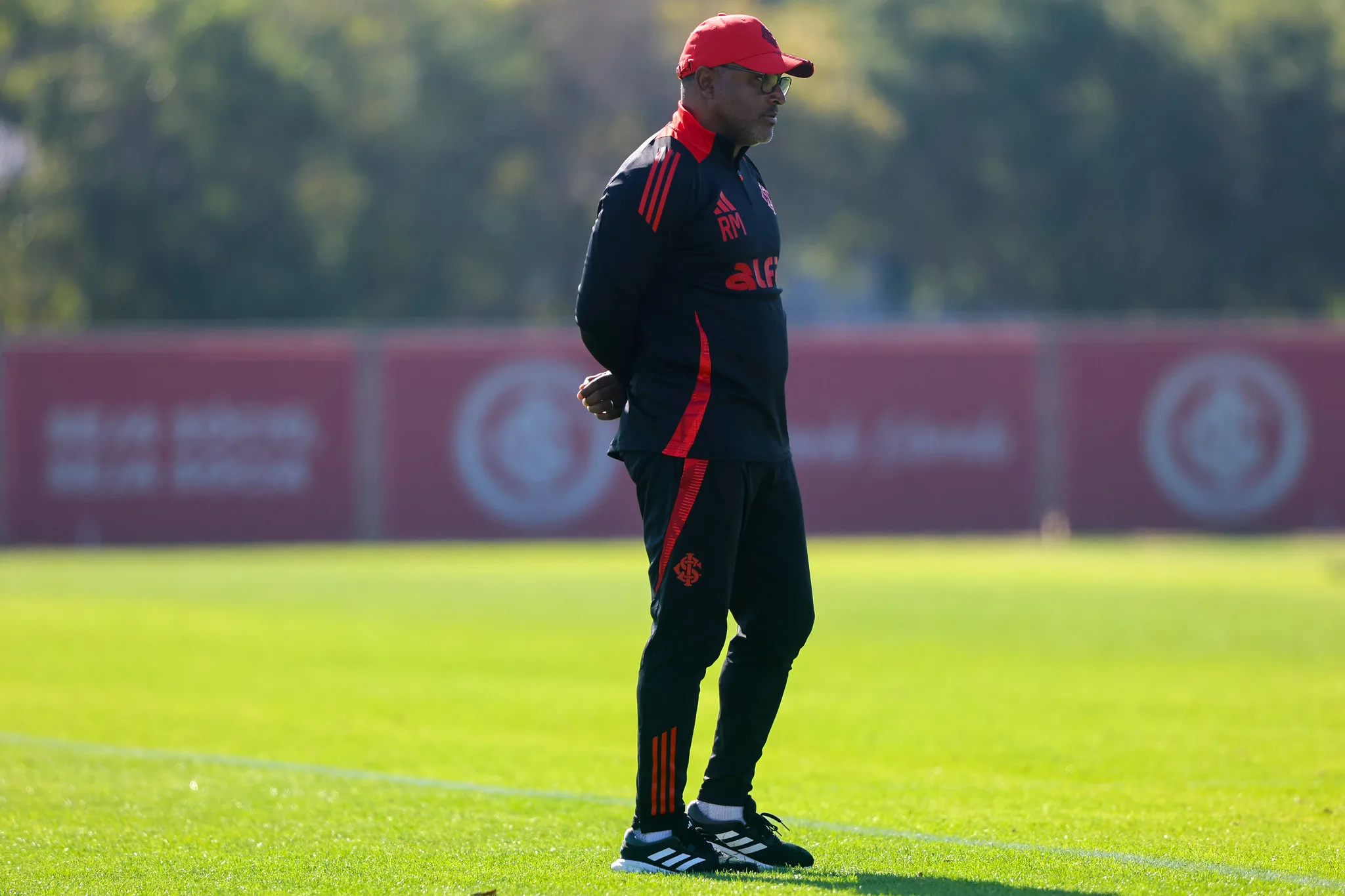 Roger Machado admite "senso de urgência" na volta do Inter ao Brasileirão Roger Machado em treino do Inter