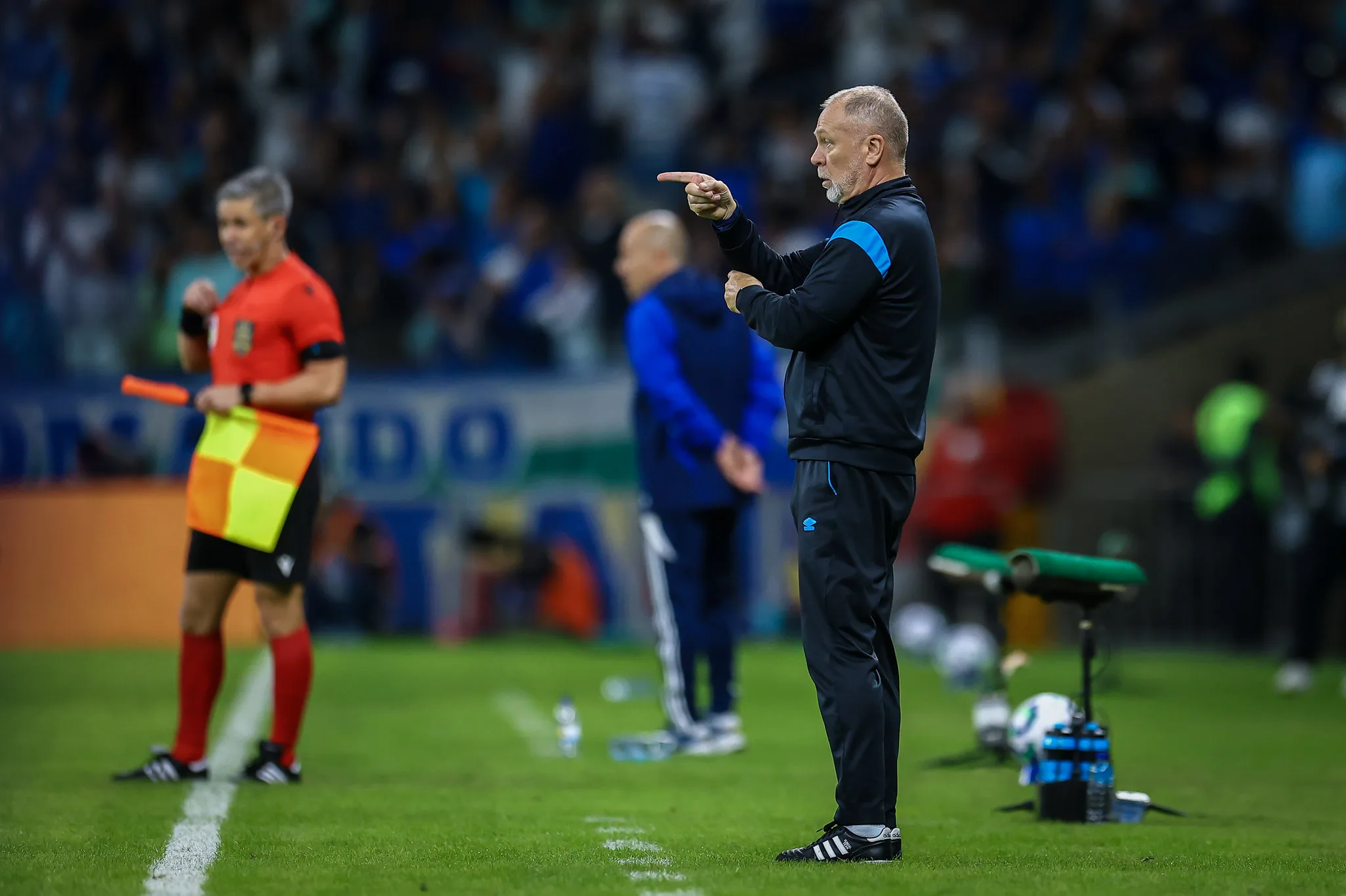 Mano Menezes afirma que vai mudar o Grêmio para quarta-feira e faz promessa à torcida Mano Menezes pelo Grêmio