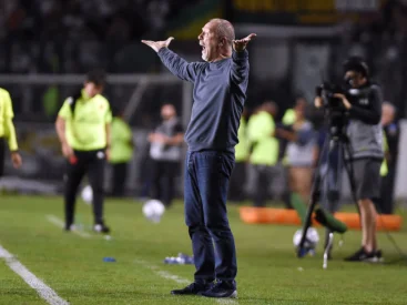 Mano Menezes projeta Grêmio ideal