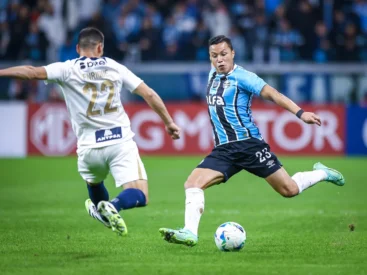 Bastidores: clima esquentou no vestiário do Grêmio após a queda na Sul-Americana Grêmio caiu da Sul-Americana