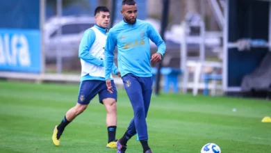 Mano Menezes muda o Grêmio contra o Palmeiras; veja prováveis escalações e onde assistir Grêmio encara o Palmeiras