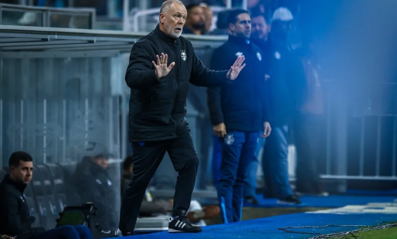 Grêmio divulga bastidores da vitória sobre o Fortaleza com falas de Mano e Braithwaite Grêmio com Mano Menezes