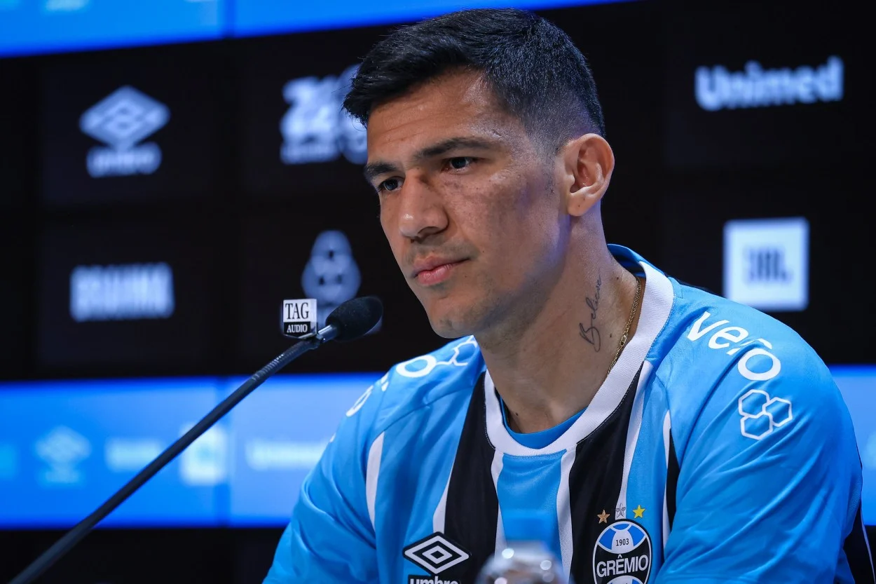 As palavras de Balbuena sobre Wagner Leonardo e o sonho do zagueiro no Grêmio Balbuena pelo Grêmio