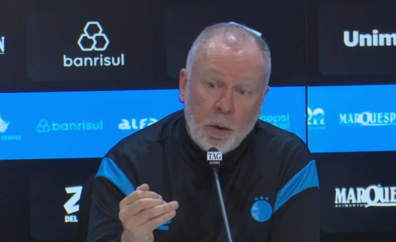 O jogador do Grêmio que reapareceu no time e foi elogiado por Mano: "Deu força" Mano Menezes satisfeito no Grêmio