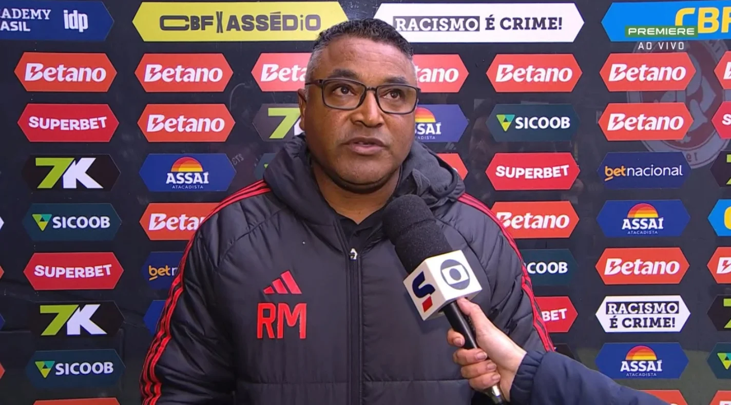 A conversa entre Roger Machado e Bruno Tabata nos bastidores do Inter