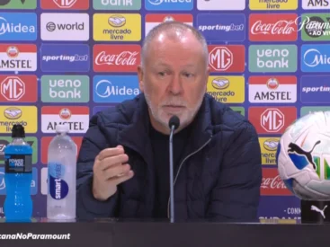 Após Carlos Vinícius, Mano Menezes ganhará novo reforço no Grêmio nas próximas horas Mano Menezes pelo Grêmio