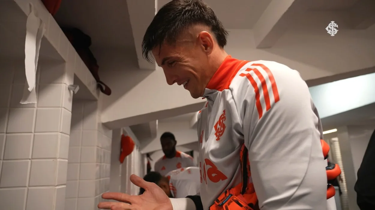 Santos x Inter: o alerta de Roger Machado que antecipou riscos na Vila Belmiro Sergio Rochet, no vestiário da Vila Belmiro